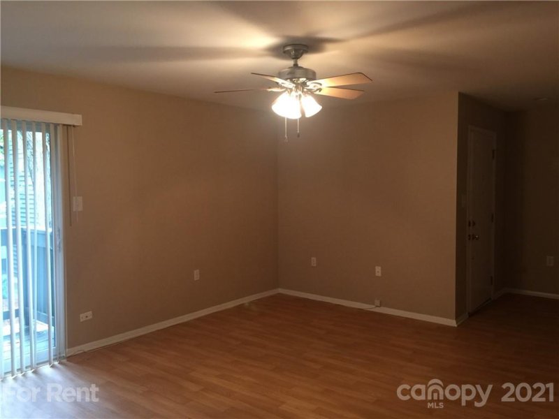 Property image 3 at 5020 Sardis Road, Charlotte, NC 28270