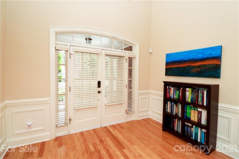 Property image 4 at 3137 Ethereal Lane, Charlotte, NC 28226