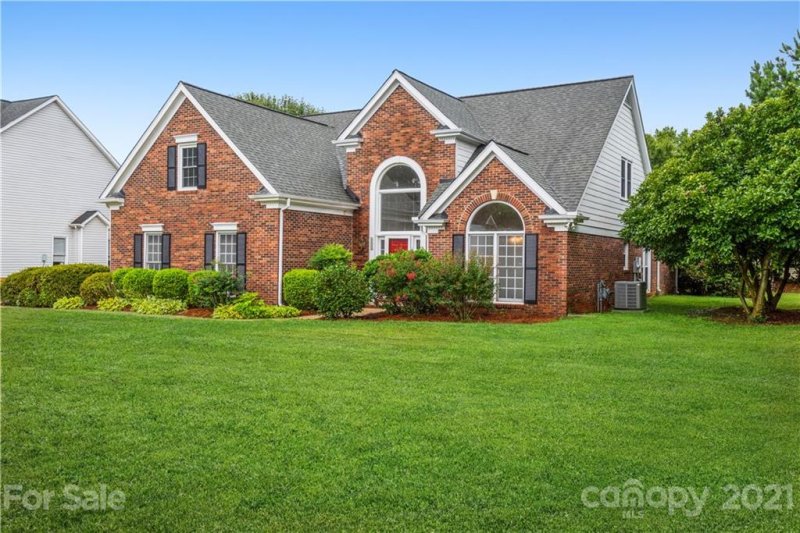 Property image 2 at 695 Highland Ridge Road, Mooresville, NC 28115