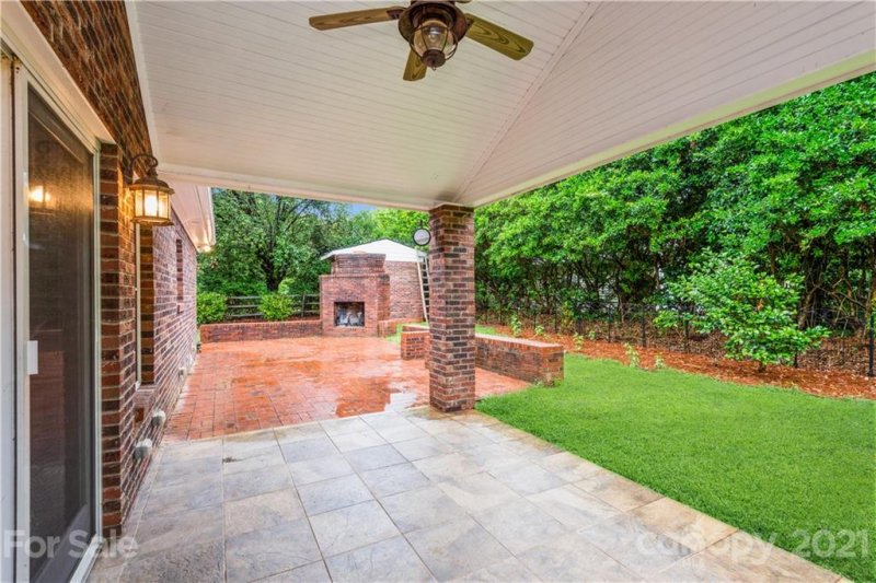 Property image 3 at 695 Highland Ridge Road, Mooresville, NC 28115