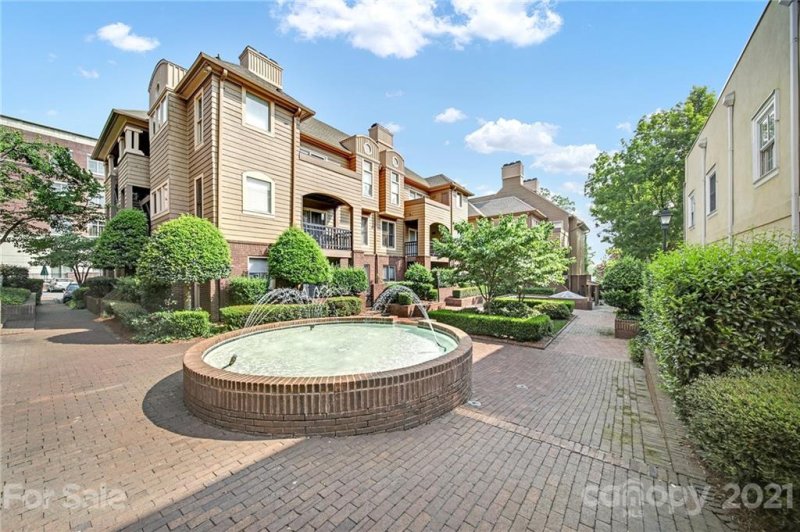 Property image 3 at 1109 E Morehead Street, Charlotte, NC 28204