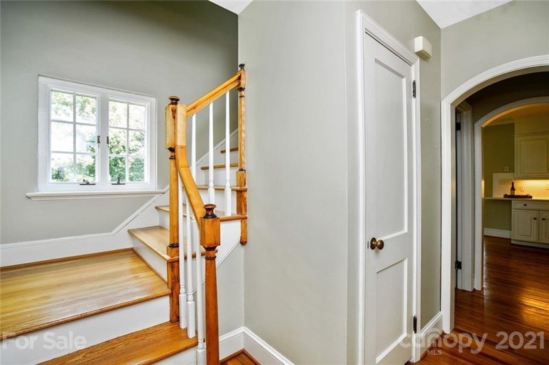 Property image 2 at 1927 S Wendover Road, Charlotte, NC 28211