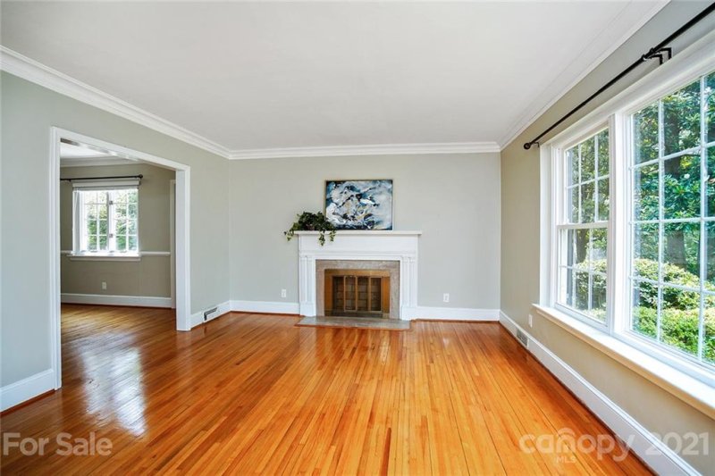 Property image 3 at 1927 S Wendover Road, Charlotte, NC 28211