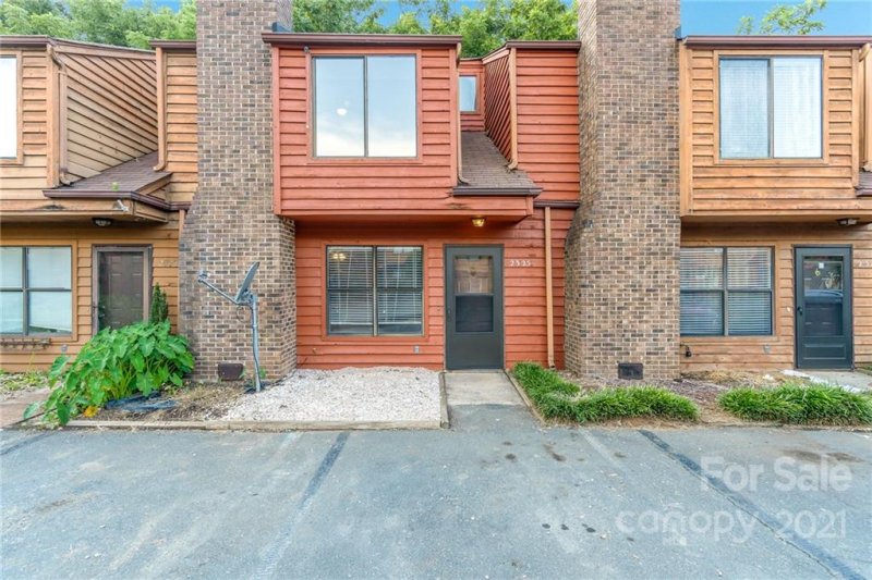 2325 Brookview Court