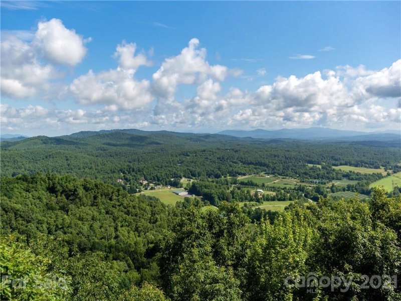 Property image 2 at 151 Old Still Road, Hendersonville, NC 28739