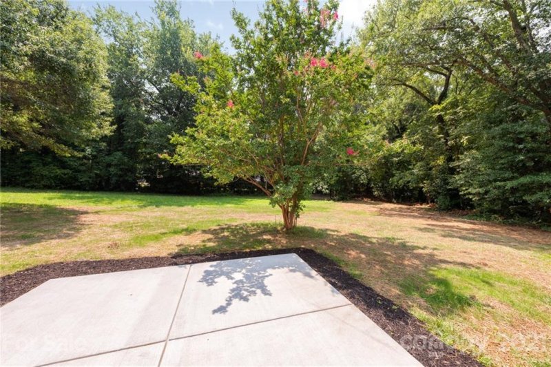 Property image 5 at 124 Point Circle, Belmont, NC 28012