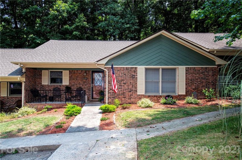 120 Ashbrook Drive