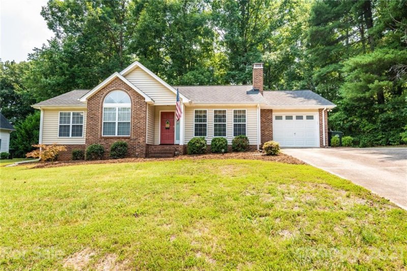 Property image 2 at 712 16th Avenue, Hickory, NC 28602