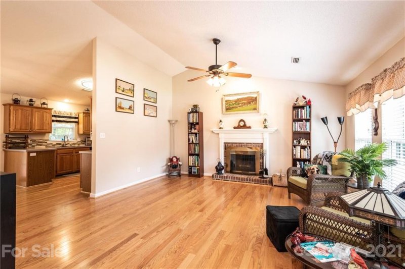 Property image 5 at 712 16th Avenue, Hickory, NC 28602