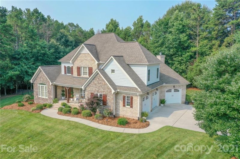 6246 Fox Chase Drive