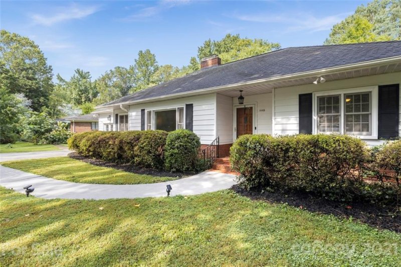 Property image 3 at 1445 Medford Drive, Charlotte, NC 28205