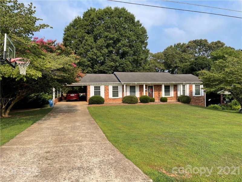 Property image 2 at 3703 21st Street, Hickory, NC 28601