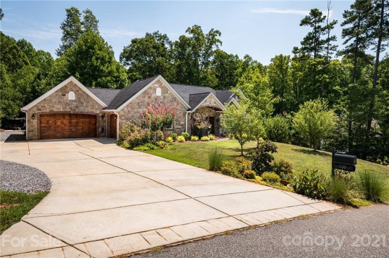 Property image 3 at 135 Rushing Water Lane, Troutman, NC 28166