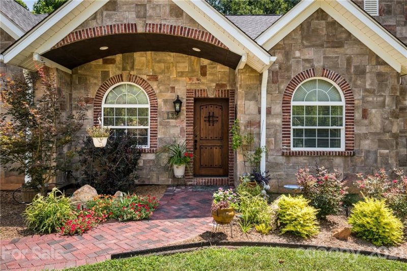 Property image 4 at 135 Rushing Water Lane, Troutman, NC 28166