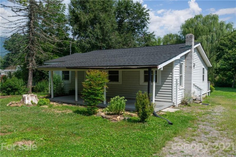 Property image 2 at 262 Carolina Avenue, Waynesville, NC 28786