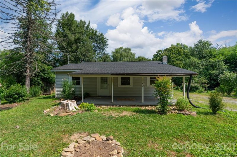 Property image 3 at 262 Carolina Avenue, Waynesville, NC 28786