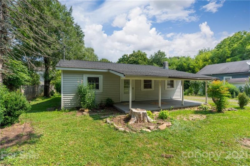 Property image 4 at 262 Carolina Avenue, Waynesville, NC 28786