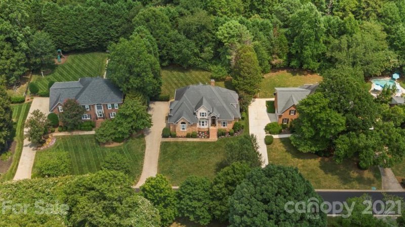 Property image 2 at 8417 Brownes Pond Lane, Charlotte, NC 28277