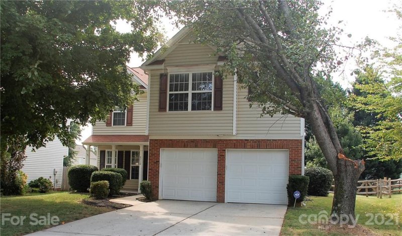 Property image 2 at 4712 Morrowood Lane, Charlotte, NC 28216