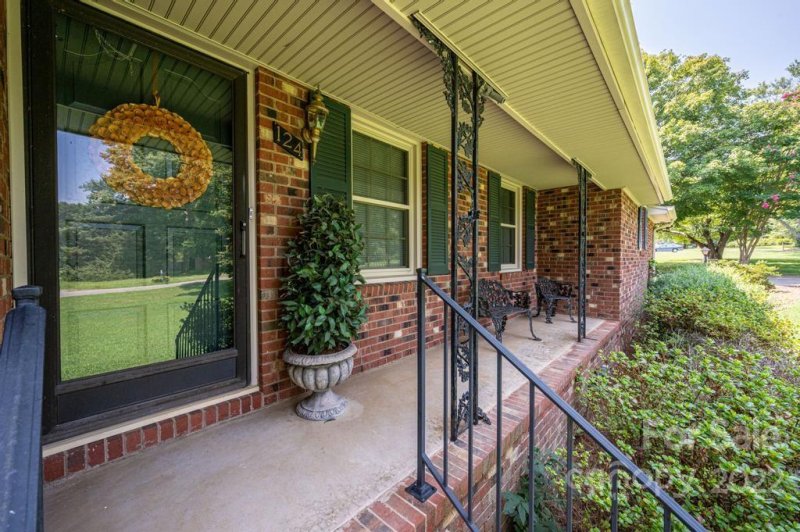 Property image 3 at 124 Starcrest Drive, Stanley, NC 28164