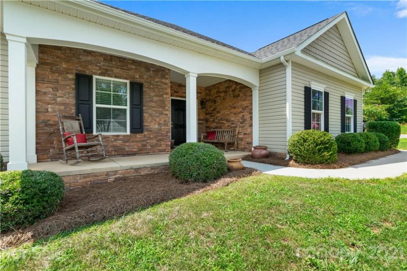 Property image 2 at 5047 Abbington Way, Belmont, NC 28012