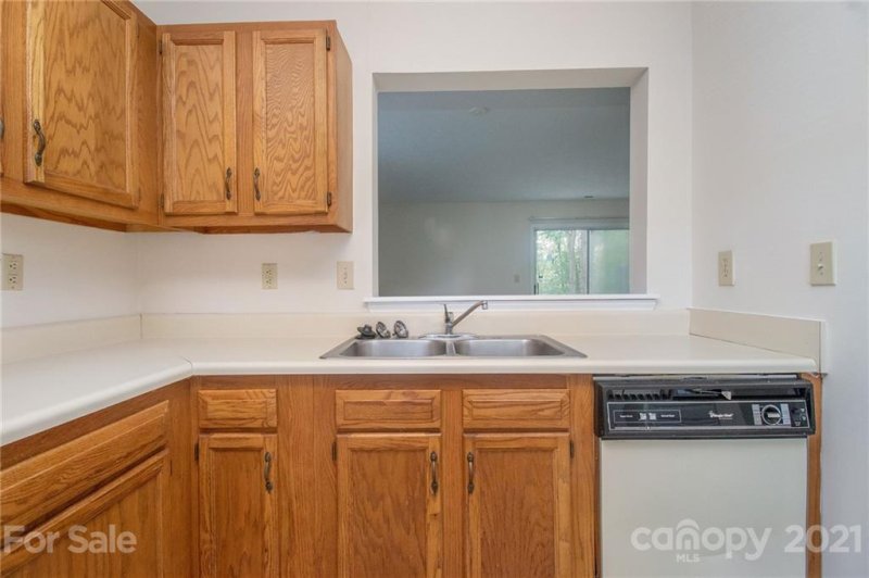 Property image 2 at 9714 Old Gate Drive, Matthews, NC 28105