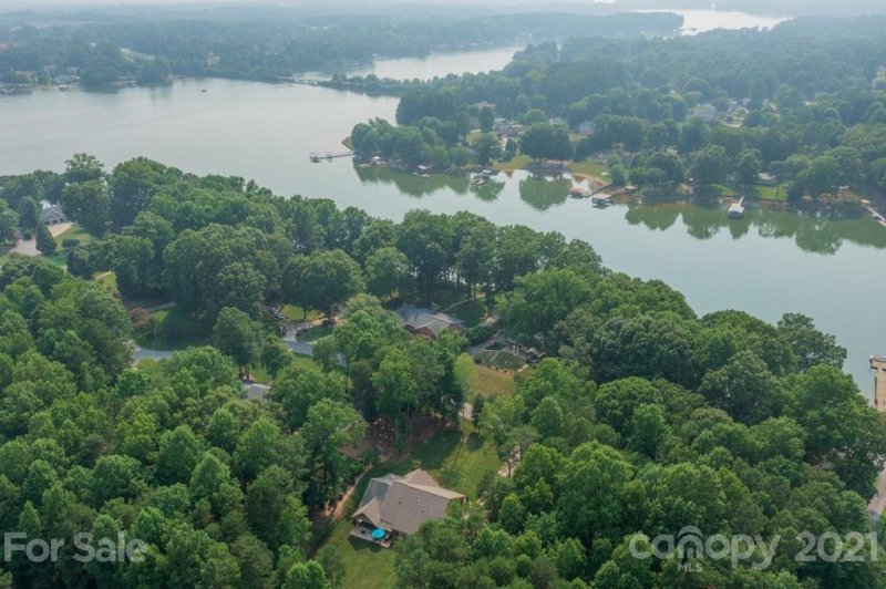 Property image 2 at 161 Morgan Bluff Road, Mooresville, NC 28117