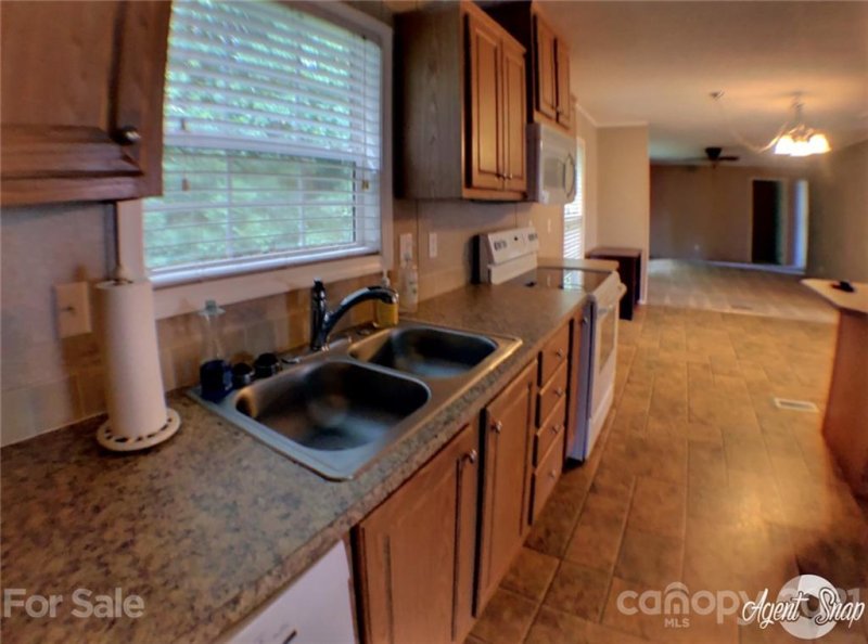 Property image 5 at 141 Oak Creek Road, Statesville, NC 28625