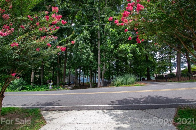 Property image 5 at 335 Beaten Path Road, Mooresville, NC 28117