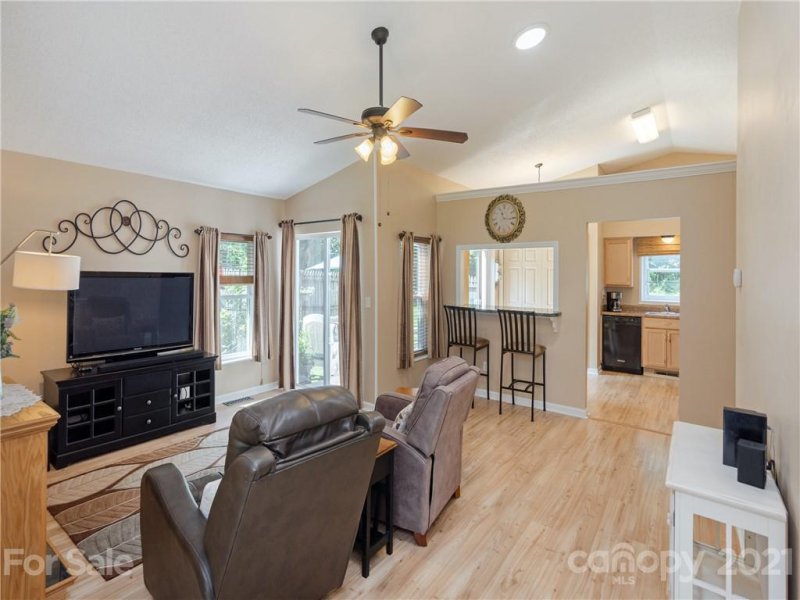 Property image 3 at 204 Cinnamon Way, Flat Rock, NC 28731