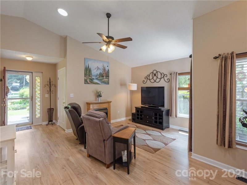 Property image 4 at 204 Cinnamon Way, Flat Rock, NC 28731