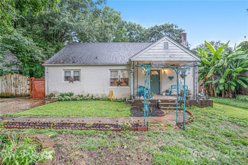 Property image 2 at 309 Oakdale Street, Gastonia, NC 28054