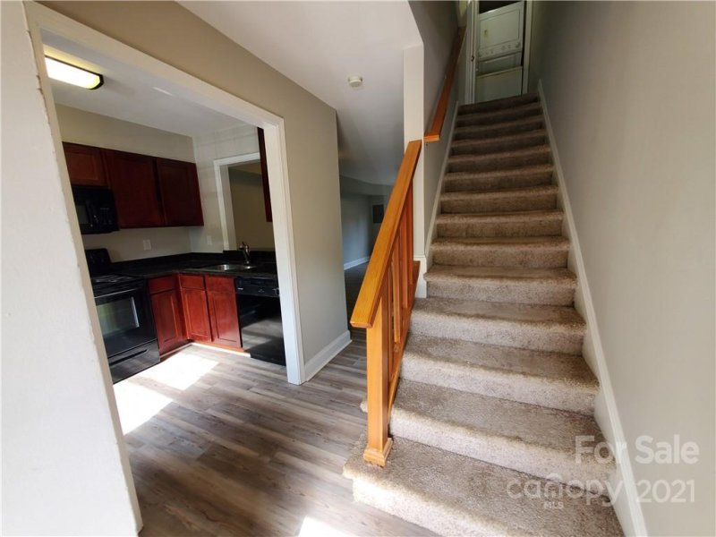 Property image 2 at 1201 Green Oaks Lane, Charlotte, NC 28205