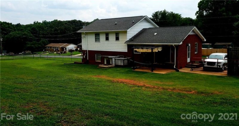 Property image 2 at 116 Donna Avenue, Gastonia, NC 28052