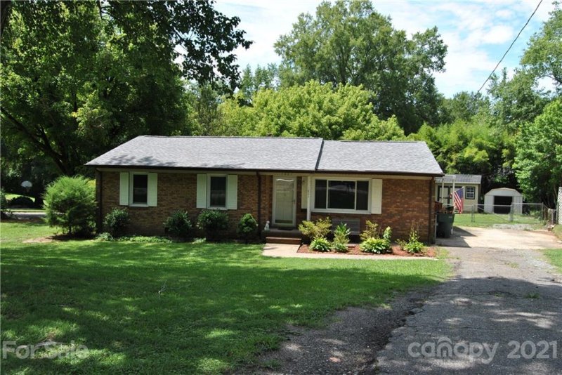 Property image 2 at 1421 Anthony Drive, Gastonia, NC 28052