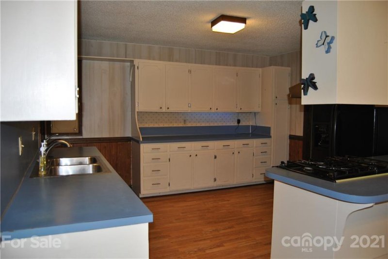 Property image 5 at 1421 Anthony Drive, Gastonia, NC 28052