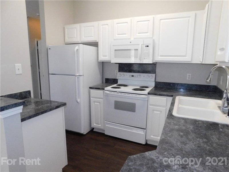 Property image 3 at 2035 Lennox Square Road, Charlotte, NC 28210