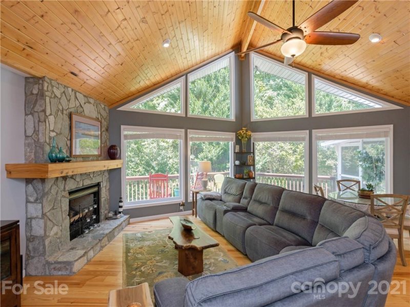 Property image 4 at 178 E Wilderness Road, Lake Lure, NC 28746
