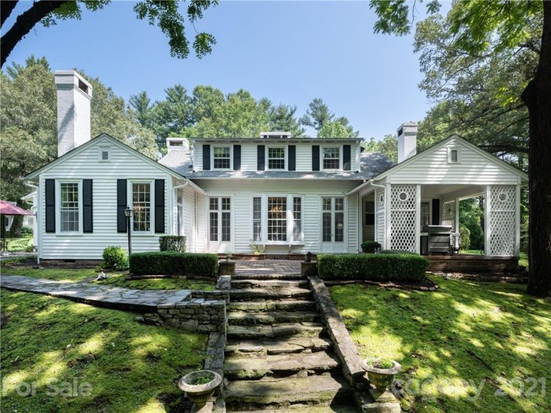 Property image 3 at 101 Stonebridge Drive, Hendersonville, NC 28739