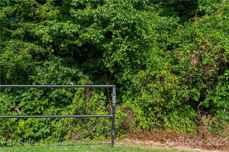 Property image 4 at 3616 Westerwood Drive, Charlotte, NC 28214