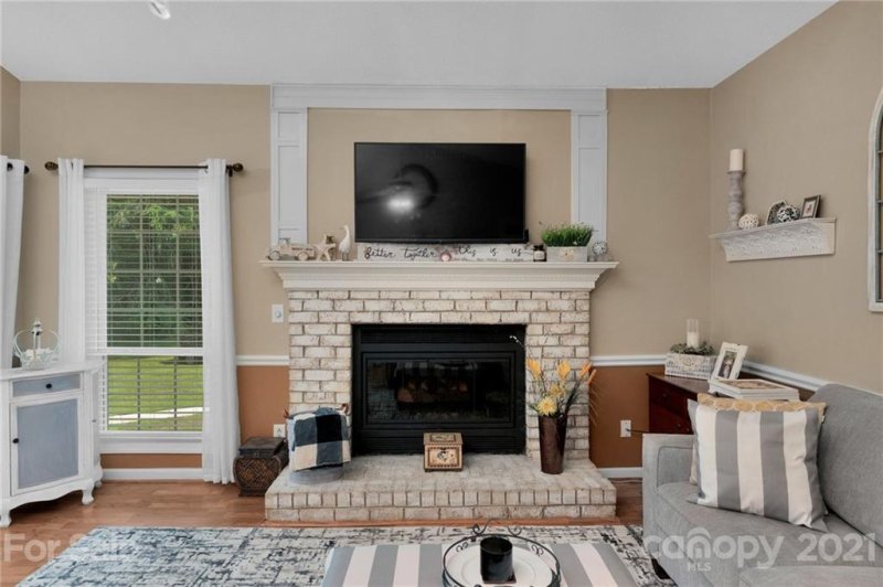 Property image 5 at 5808 Harris Grove Lane, Charlotte, NC 28212