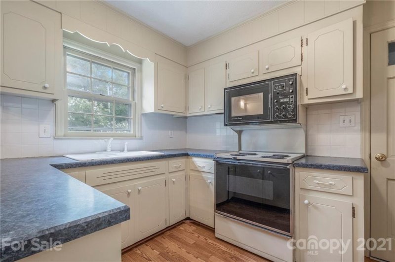 Property image 2 at 102 Fairway Drive, Belmont, NC 28012