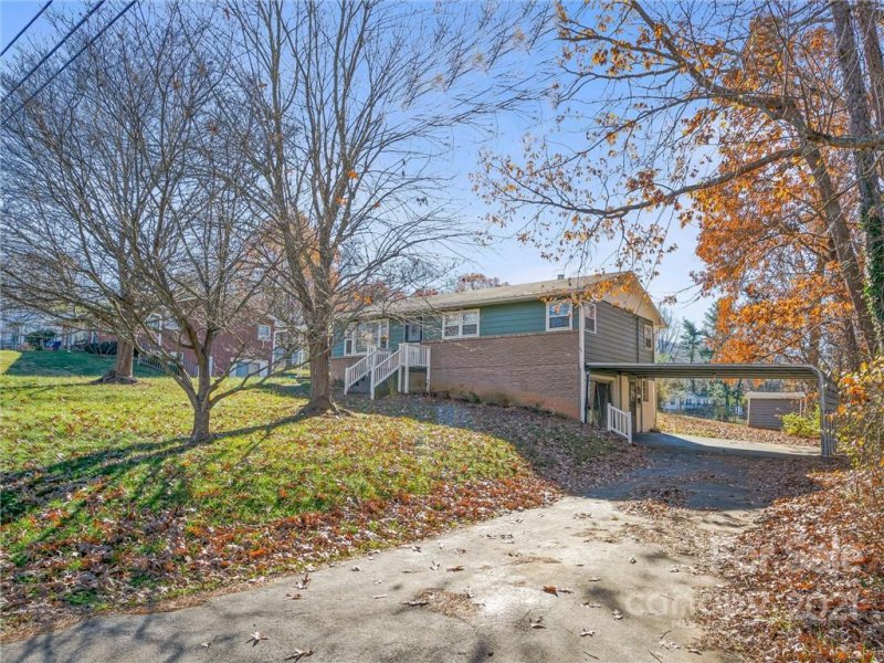 Property image 3 at 5 Wentworth Avenue, Asheville, NC 28803