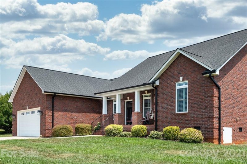 Property image 5 at 2411 Carriage Lane, Lincolnton, NC 28092