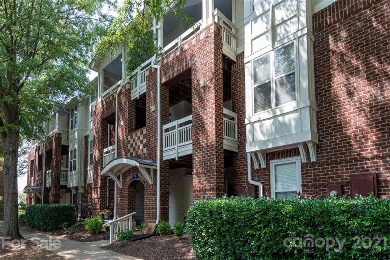 Property image 3 at 915 Northeast Drive, Davidson, NC 28036