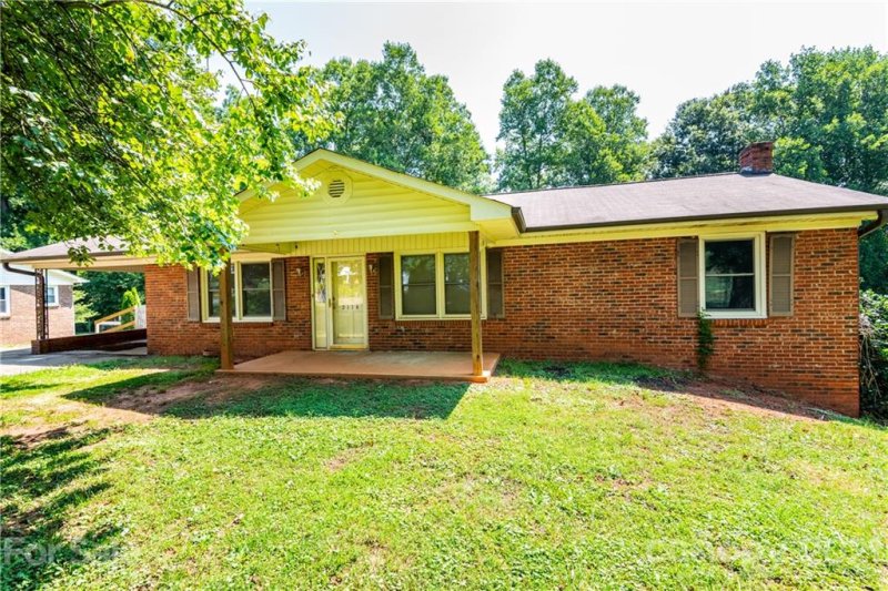 Property image 2 at 2114 Kent Drive, Newton, NC 28658