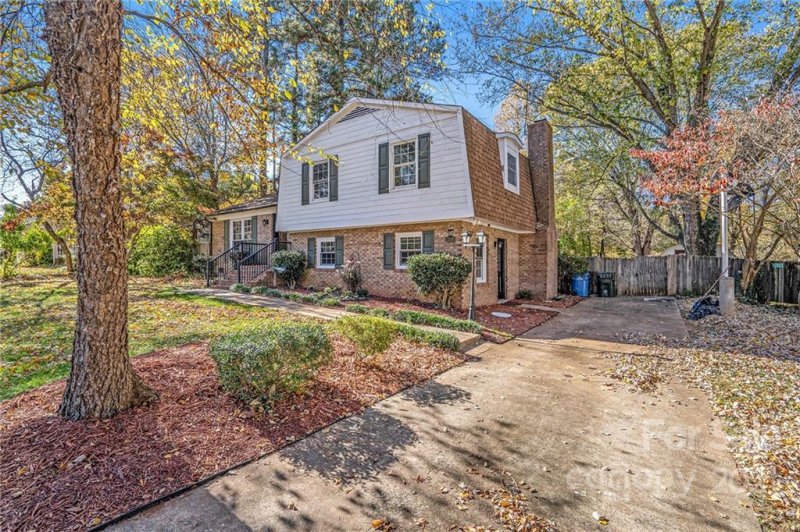 Property image 3 at 13500 Four Oaks Lane, Matthews, NC 28105