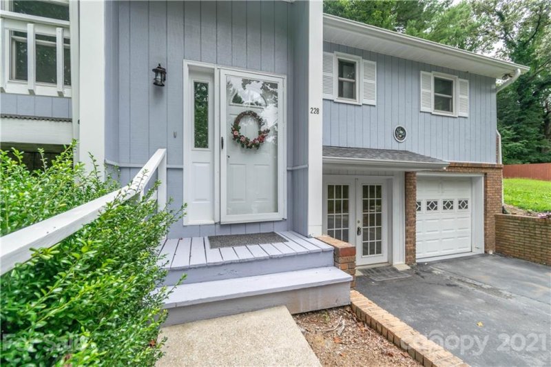 Property image 2 at 228 Castleton Lane, Hendersonville, NC 28791