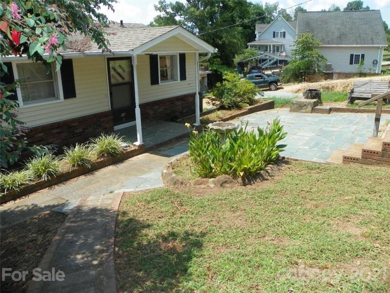 Property image 3 at 588 Pinehaven Drive, New London, NC 28127