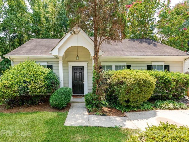 Property image 3 at 4808 Pennant Place, Charlotte, NC 28212